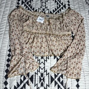 American Eagle Outfitters Beige Floral Blouse